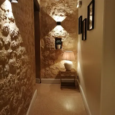 Maison Lambert Apartment